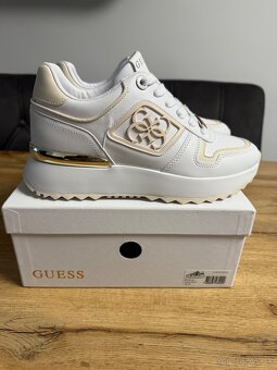 Dámske GUESS tenisky - 10