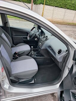 Ford Fiesta - 10