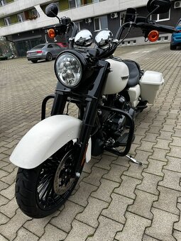 Harley-Davidson Road king special 4400km - 10