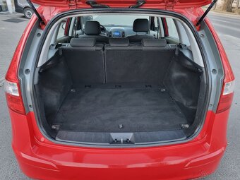 ===Hyundai i30 CW=== - 10