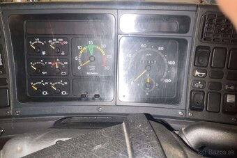 Predáme cisternu SCANIA P94 4X2 2000L vody, 500L pe - 10