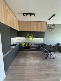 KRÁSNY 3 izb.rodinný dom v slepej ulici s veľkým záhradným d - 10