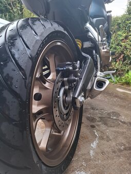 Honda CB650R - 10