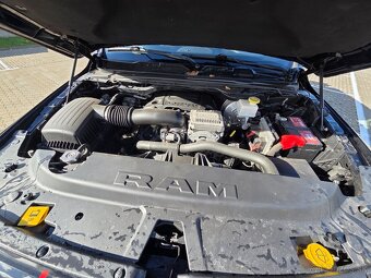 DODGE RAM LARAMIE 5.7 HEMI 4X4 HARMAN PANORAMA - 10