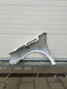 Predny pravy blatnik VW Golf 5 variant biela LR9A - 10