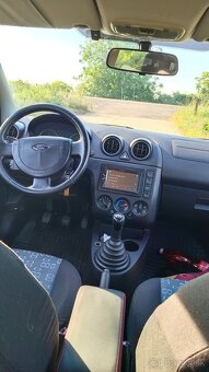 Ford Fiesta - 10