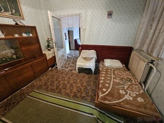 Rodinný dom s garážou, pozemok 1709 m2, kúpou voľný… - 10
