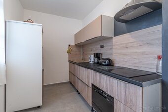 Krásny dvojdom s bazénom a výhľadom na more – Peruški - 10