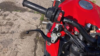 Ducati Streetfighter V2 - 10