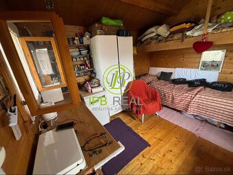 Upravená záhrada s chatou na Žabom majeri - 10