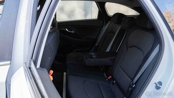 Hyundai i30 CW 1.6 CRDi Classic DTC / ODPOČET DPH - 10