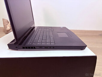 Dell Alienware 17R4 - 10
