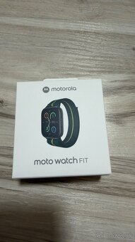 Novinka Motorola Edge 70 zelenej farby + hodinky + sluchadla - 10