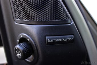 Land Rover Discovery   HSE + Convenience Pack - 10