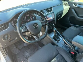 Škoda Octavia Combi 2.0 TDI RS DSG - 10