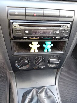 PREDÁM ŠKODA OCTAVIA TOUR 1,6 BENZIN,R2009,KUP.NA SLOVENSKU - 10