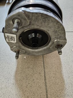 Tesla Model X 2015-2021 - 10