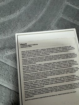 Apple iPhone 13 128GB - 10