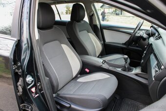 Toyota Avensis Combi 1.6 D-4D - 10