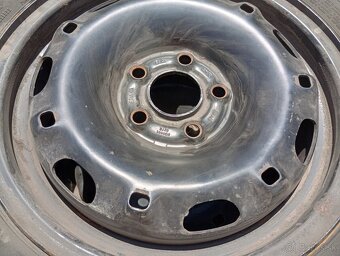 Predam 4ks pneu 175/70/r14 zimne na diskoh 5x100 ET 35 - 10