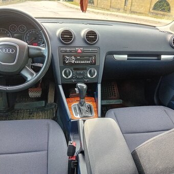 Audi A3 2L benzín automat - 10