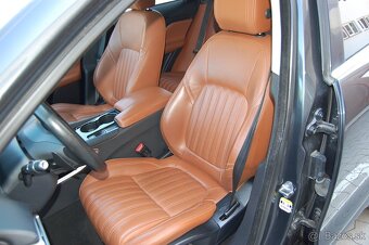 Jaguar F-PACE 2,0 d, 4/2017, automat 4x4 - 10