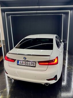 BMW 320e xDrive Plug-in Hybrid (2021) - 10