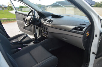 Renault Megane 1.6 16V benzín r.v.2009 iba 149tis.km - 10