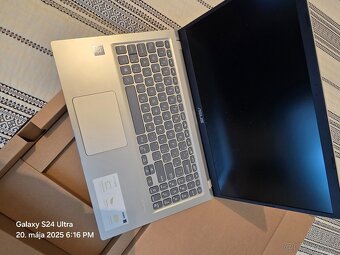 Predám vymenim notbuk Asus X515M - 10