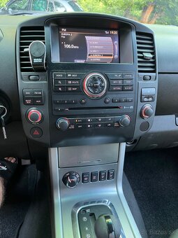 Nissan Navara DoubleCab 3.0 V6 Platinum - 10