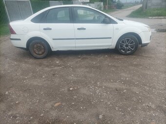 Predám Ford Focus mk2 sedan - 10