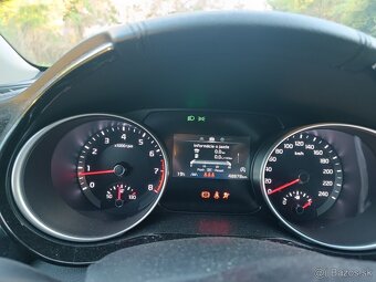 Predam Kia ceed 1,5 GDTI 118kw gold ročník 5/2023 - 10