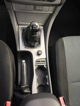 Ford Focus 1.6 16V Duratec Titanium 2 990 € - 10
