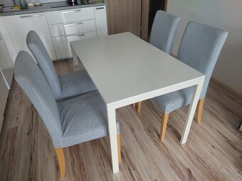 Jedálenský stôl a 4 stoličky Ikea - 10