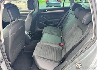 Volkswagen Passat Variant 2.0 TDI EVO Elegance DSG - 10