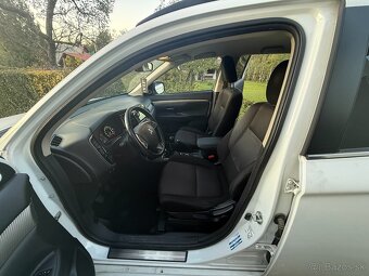 Mitsubishi Outlander - 10