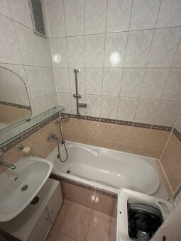 Na predaj 3 izbový byt v Brezne 71m2,centrum,park, - 10