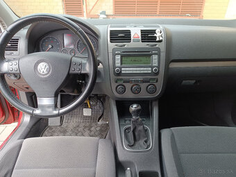Volkswagen Golf 1.6 MPI benzín - 10