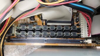 Predám stolný počítač Intel Pentium - 10