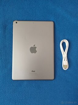 Apple iPad Air 32GB - 10