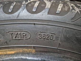205/60 r16 zimné 4 ks GOODYEAR dezén 8,6 - 7,1 mm DOT2020 - 10