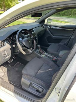 Škoda Octavia Combi 2.0 TDI RS DSG/7 4x4 - 10