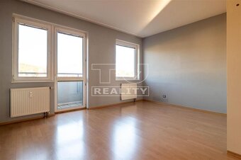 Veľkometrážny 4 izbový byt s podzemným parkovacím... - 10