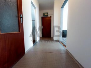 TROJIZBOVÝ BYT S BALKÓNOM V TICHOM PROSTREDÍ - 10