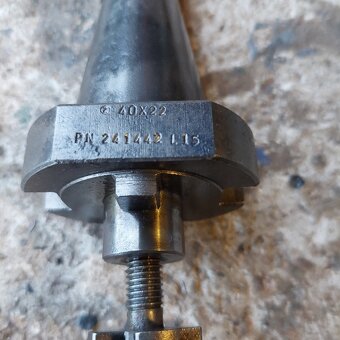 Redukcie  a upinače ISO 40 - 10