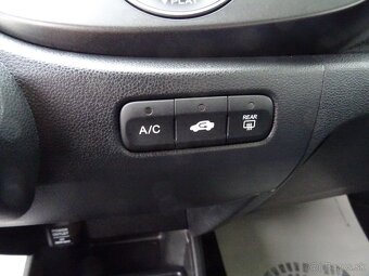 Honda Jazz, 1.2 i-VTEC 66kW 1x majitel servis jen Honda - 10
