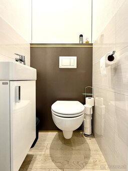 Nadštandardne prerobený 4 izbový byt s balkónom - 10