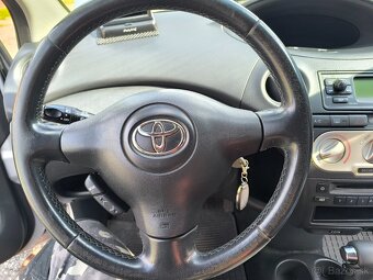 Toyota Yaris 1,3 A/T VVT-I SOL 3D - 10