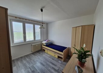 REZERVOVANÉ - Priestranný 4i byt 87m2, čiastočná rekon., - 10