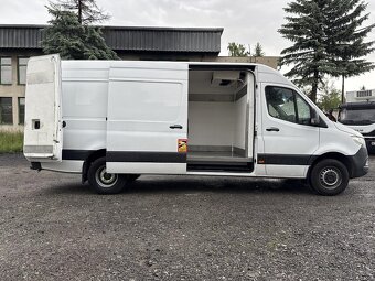 Mercedes Sprinter 414 4.1t super single Chladiarenské 230V - 10